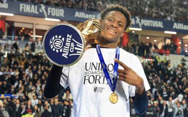 世界杯官方直播软件-王勤伯：巴黎的合同vs葡超的合同，18岁小孩怎么选？