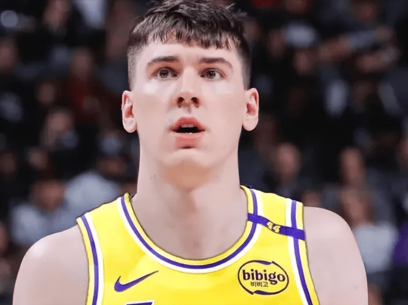 世界杯直播app下载入口-湖人117-135黄蜂 球员评价:2人优秀,2人及格,5人低迷