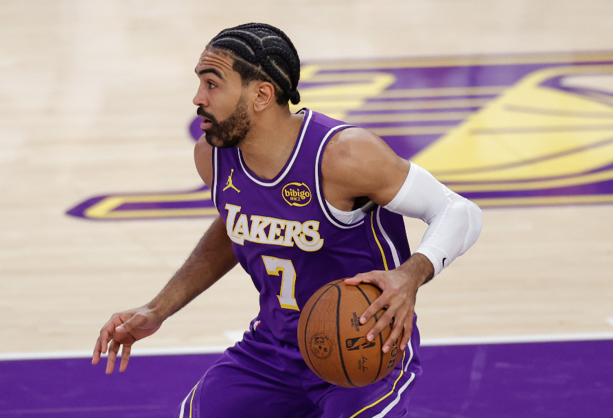 世界杯直播app下载入口-湖人117-135黄蜂 球员评价:2人优秀,2人及格,5人低迷